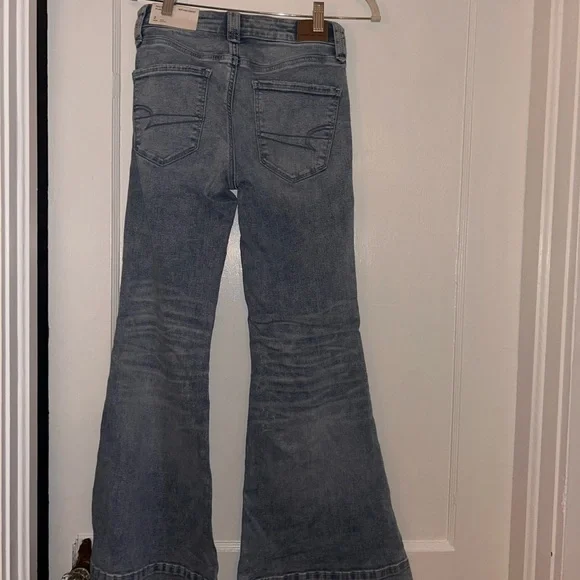 American Eagle Outfitters Women's high rise Festival Flare Jeans sz 2 short NWT - Picture 7 of 15